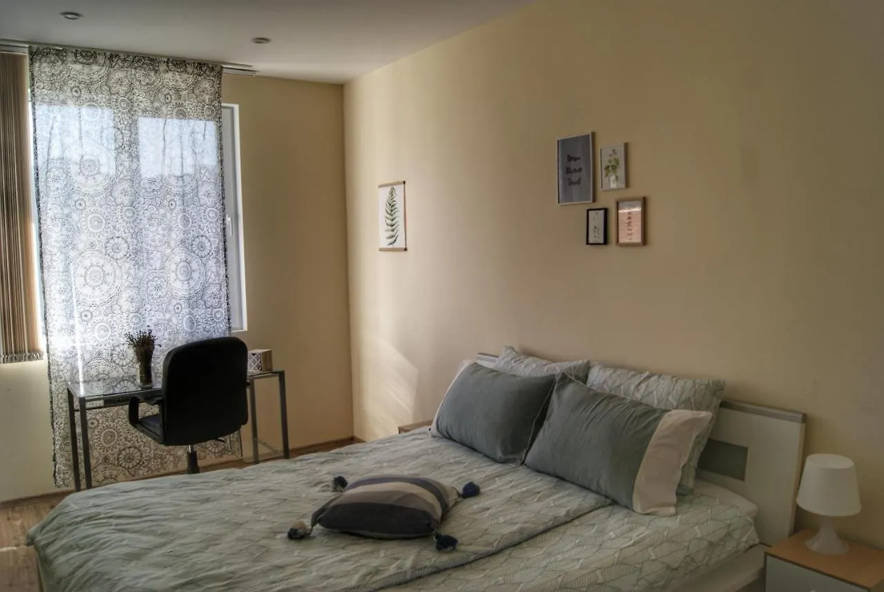 By The Cathedral - Top Center - 2 Bedroom Flat Варна
